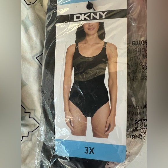 NWT DKNY Women's Swimsuit black one piece - Picture 3 of 9